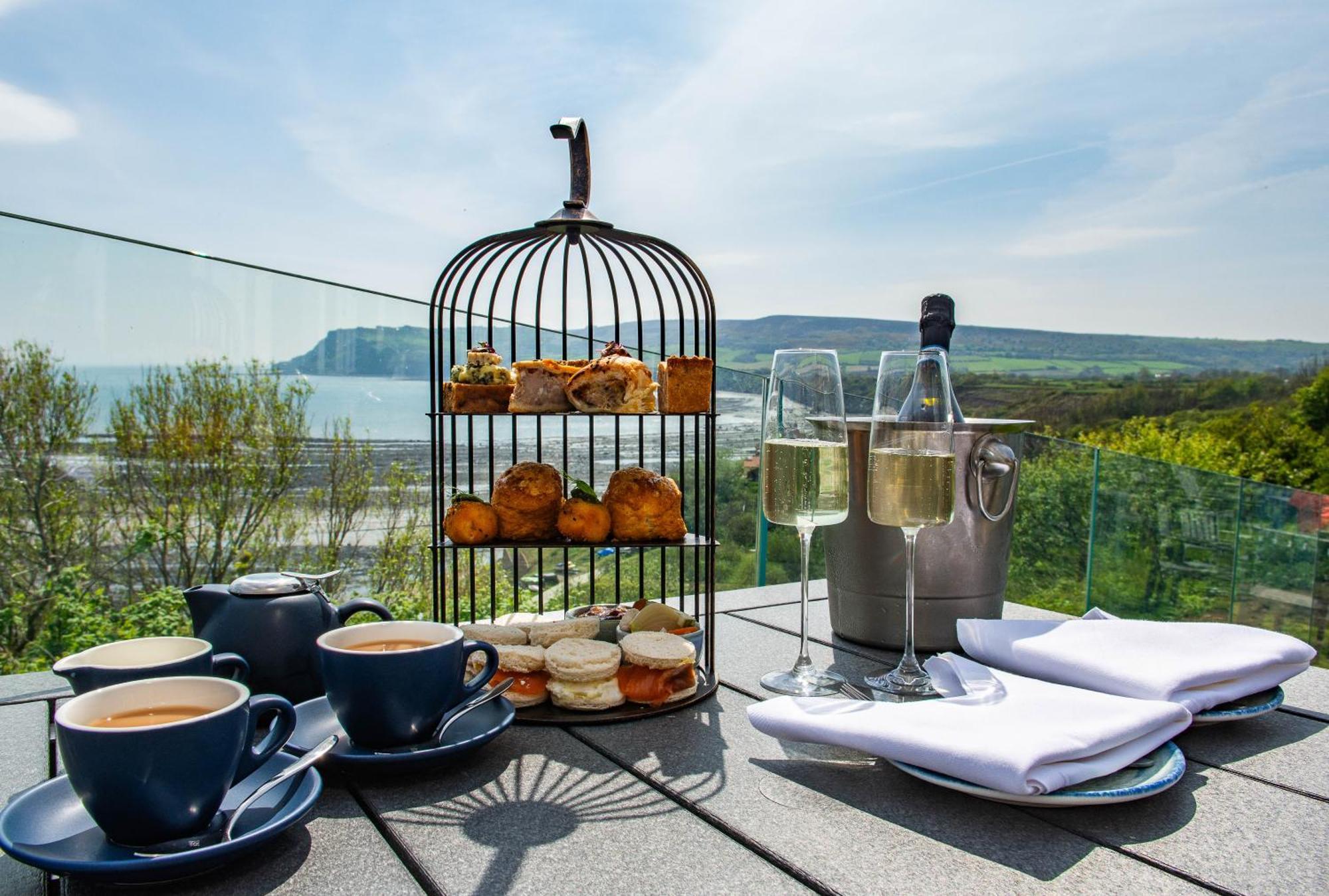 Hotel Victoria Robin Hood's Bay Esterno foto