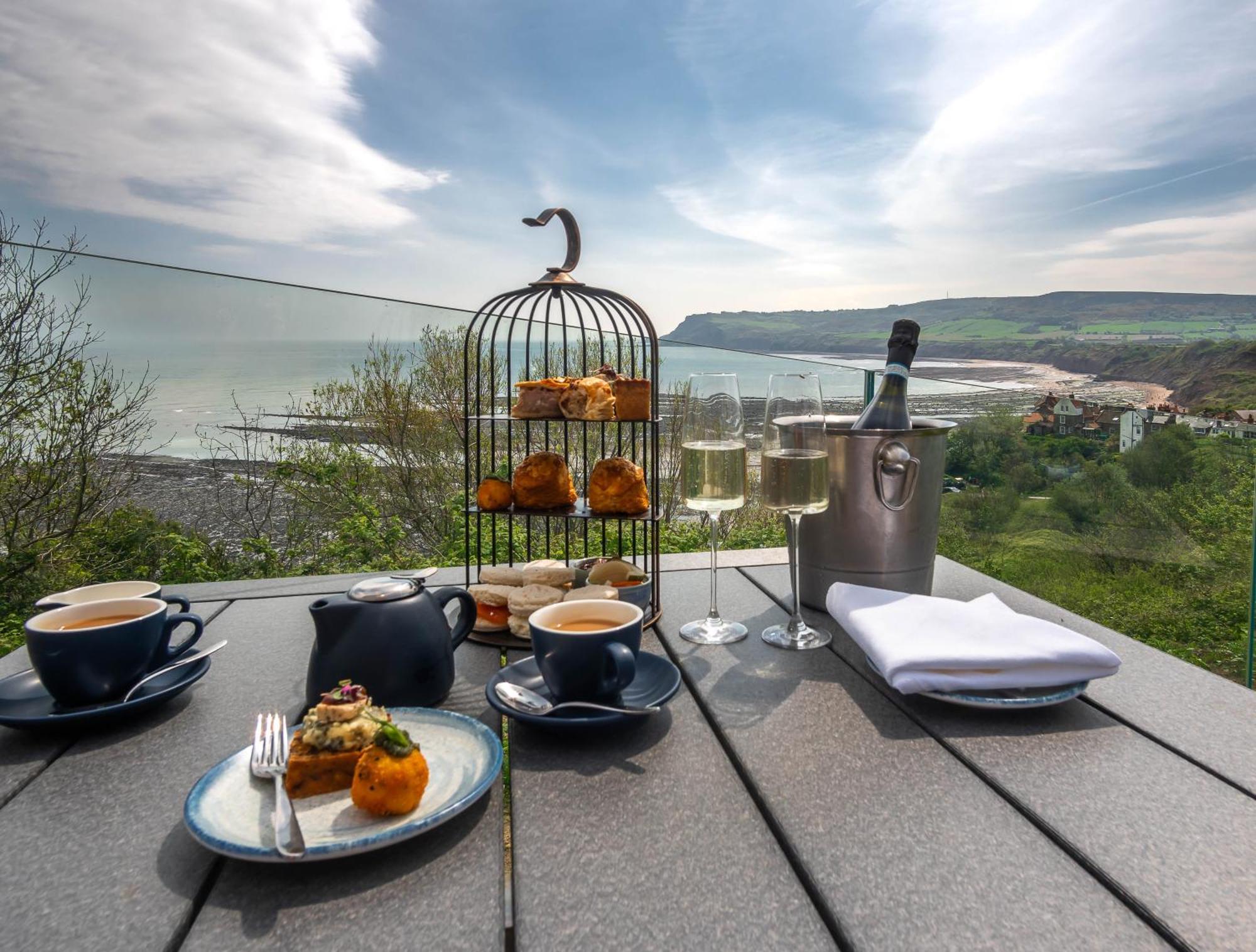 Hotel Victoria Robin Hood's Bay Esterno foto