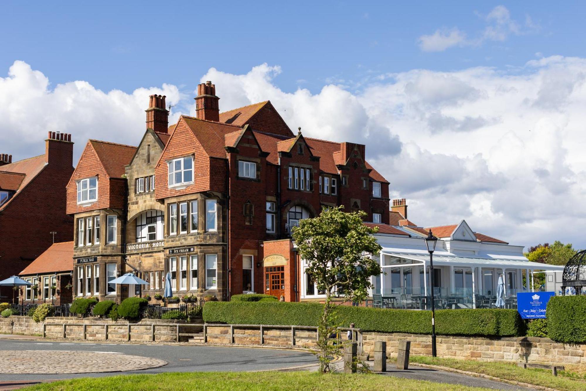 Hotel Victoria Robin Hood's Bay Esterno foto