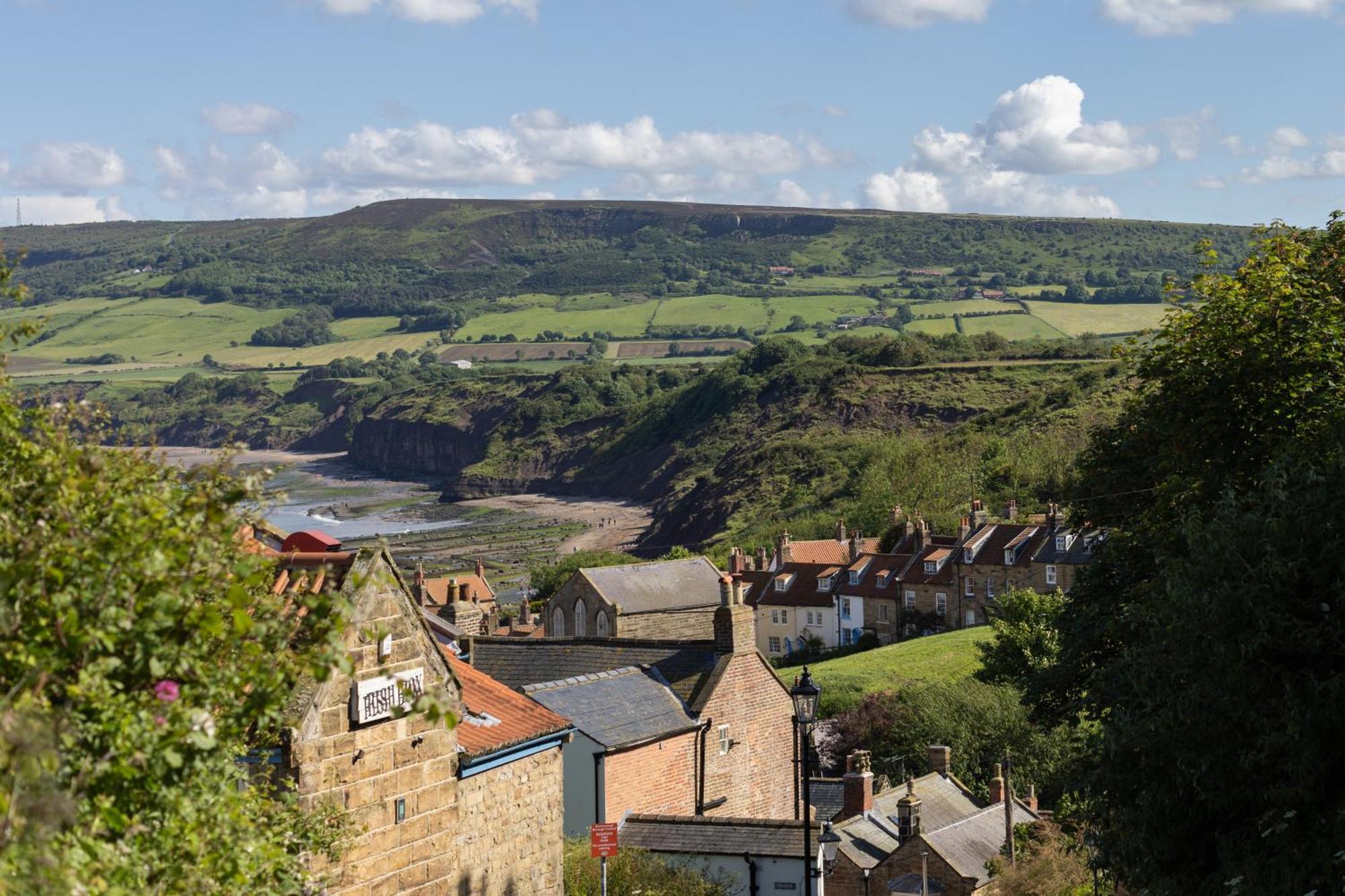 Hotel Victoria Robin Hood's Bay Esterno foto