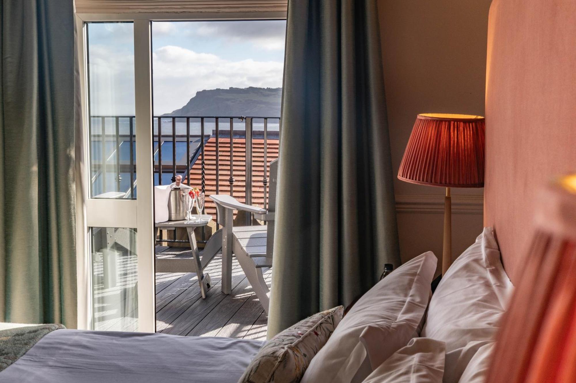 Hotel Victoria Robin Hood's Bay Esterno foto